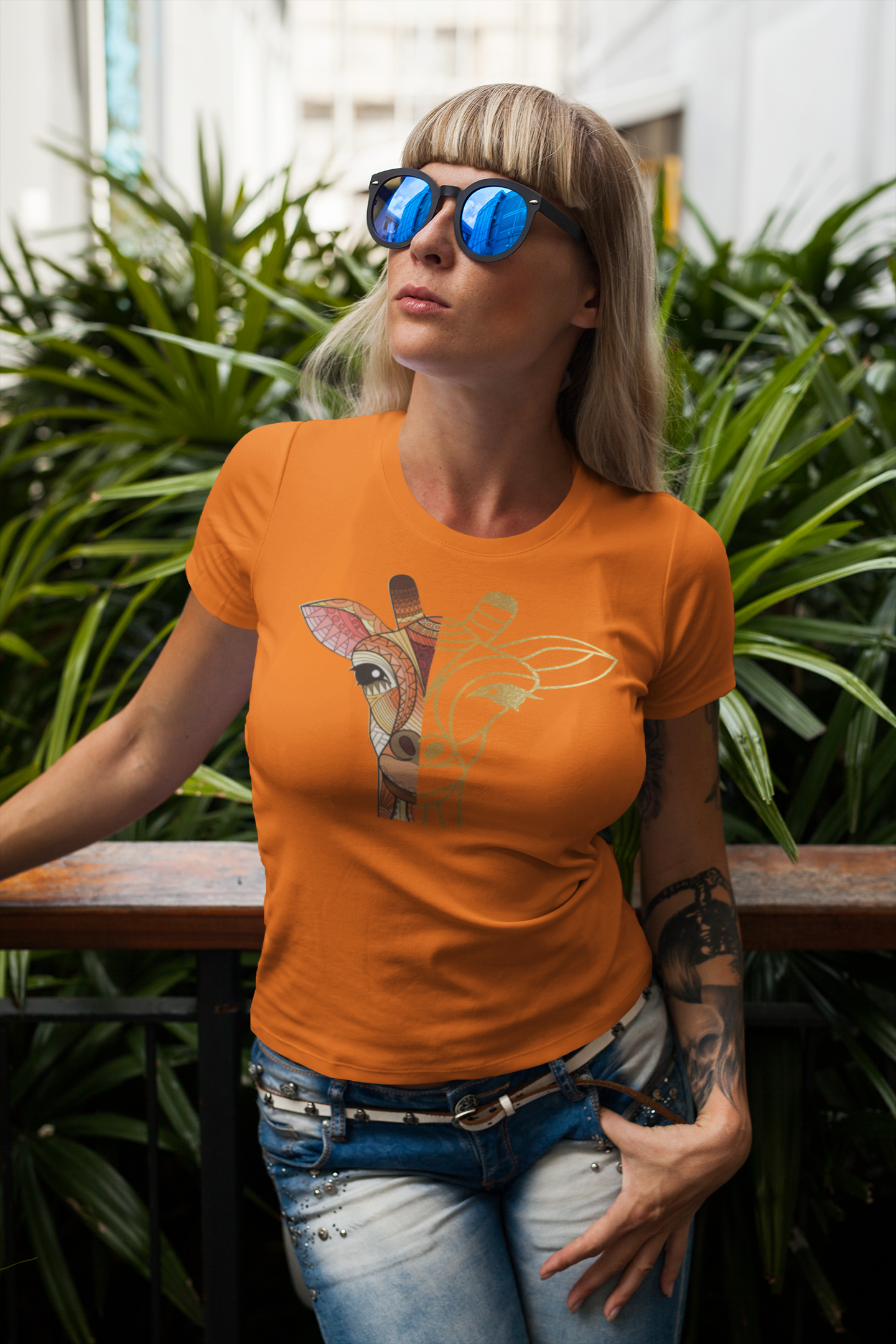 Giraffe Design Gold T-shirt for woman Trending (Copia)